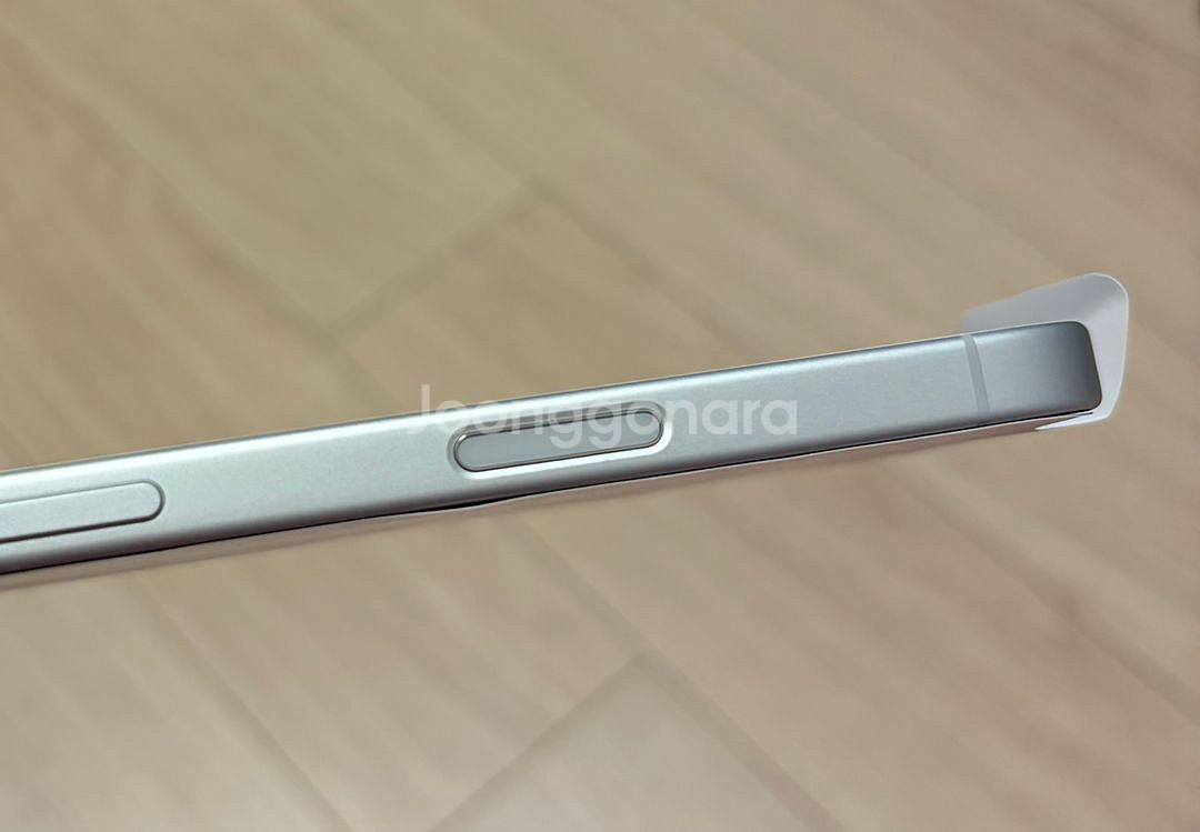 애플 아이폰16 256GB 화이트 배터리100% 풀박--7