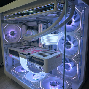 라이젠7 9800X3D RTX5080 화이트PC 급매