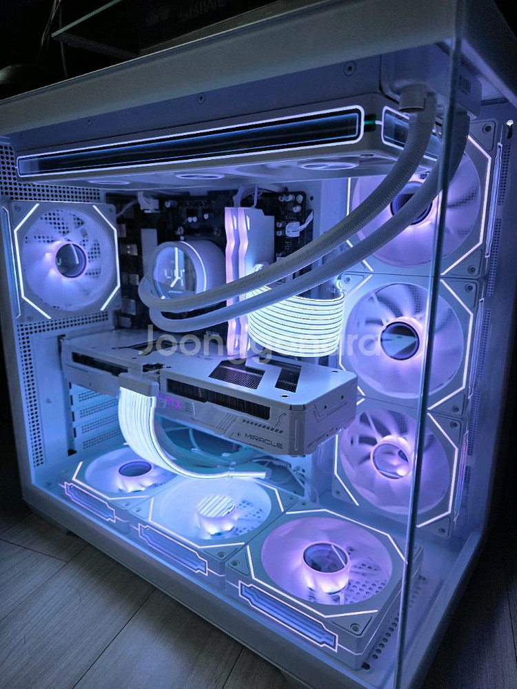 라이젠7 9800X3D RTX5070 본체 팝니다--1
