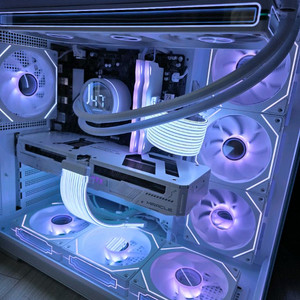 9600X RTX5070 화이트PC