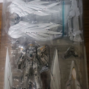 메탈킹덤 스노우화이트 윙건담