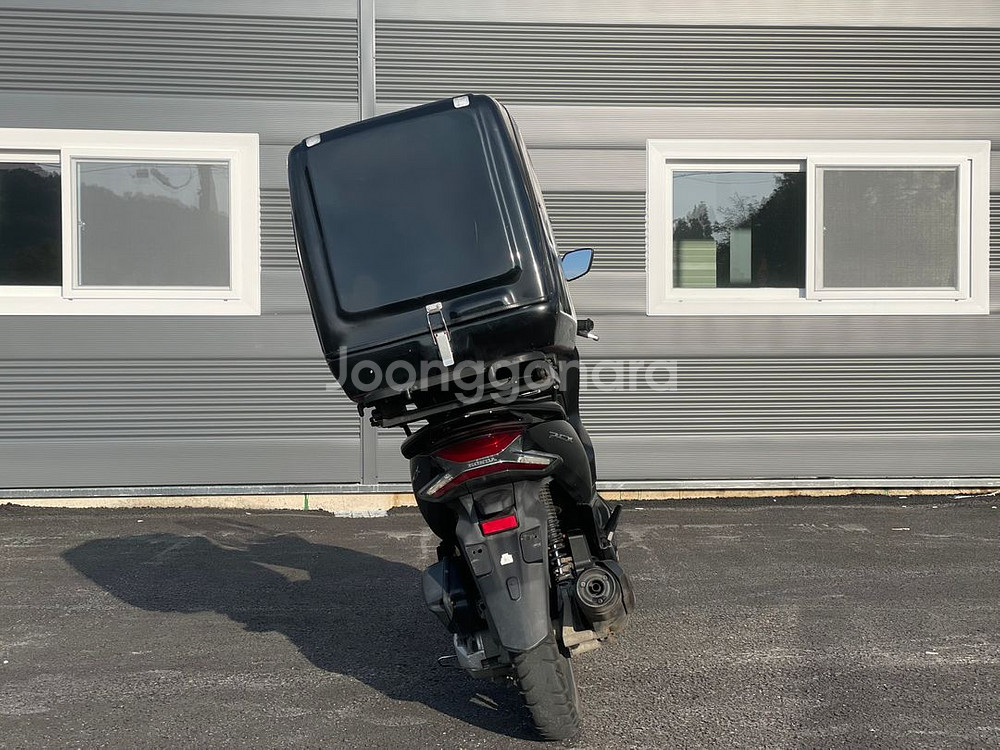 혼다 pcx125 더뉴모델 20년식 6만km 판매합니다--4