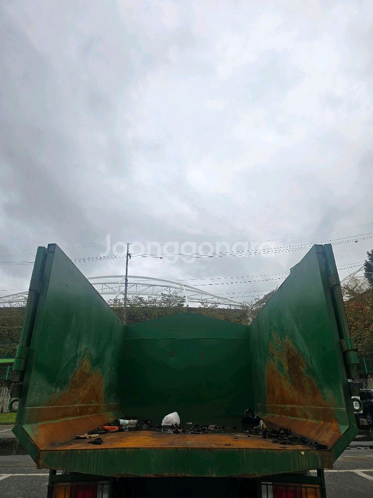5톤 암롤통 고철통 고물통 방통 판매합니다.--3