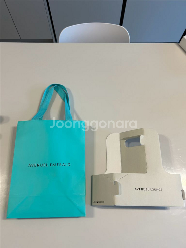 롯데백화점 에메랄드라운지 vip라운지 쇼핑백팝니다!!--0