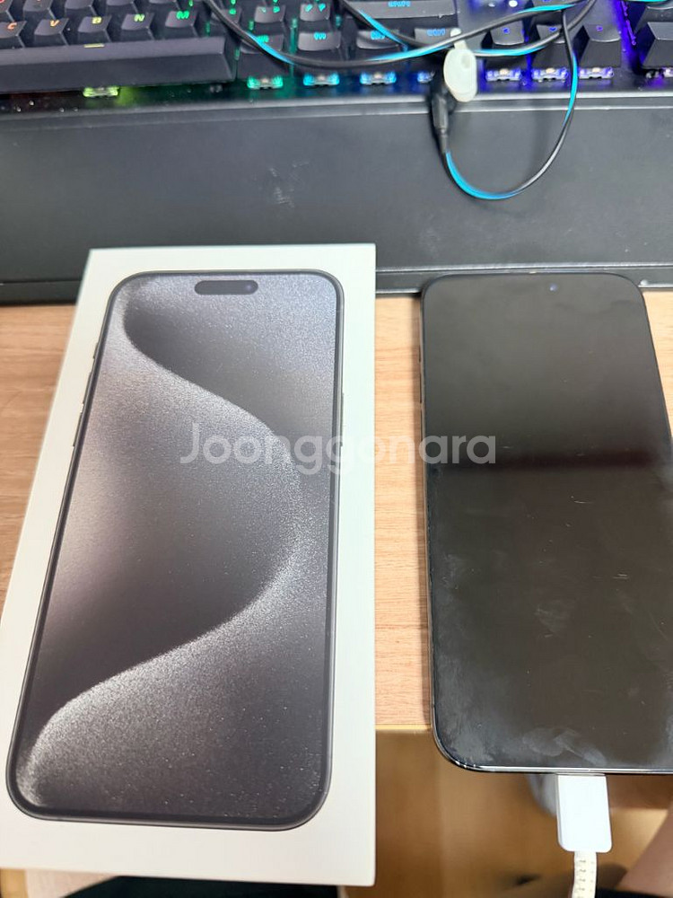 아이폰15 프로맥스 256GB 블랙 팝니다.--0