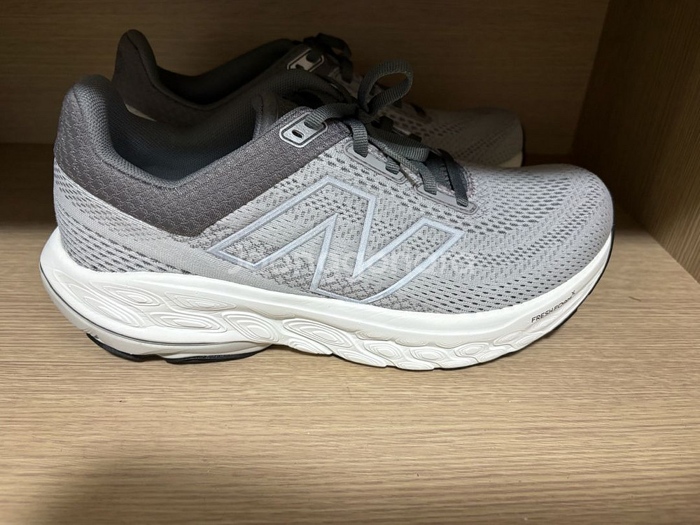 뉴발란스 860 v14 250사이즈--1