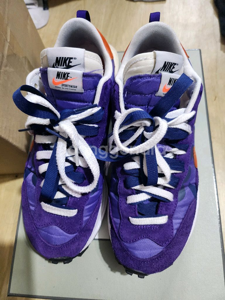 6회착 나이키 사카이 베이퍼와플 다크 아이리스 255--1