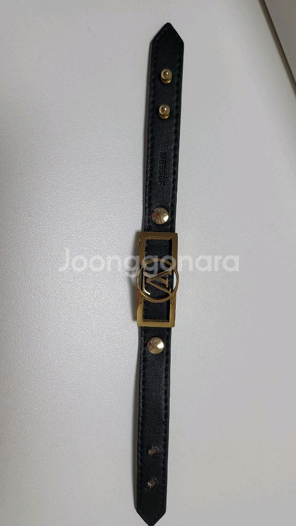 루이비 가죽팔찌--1