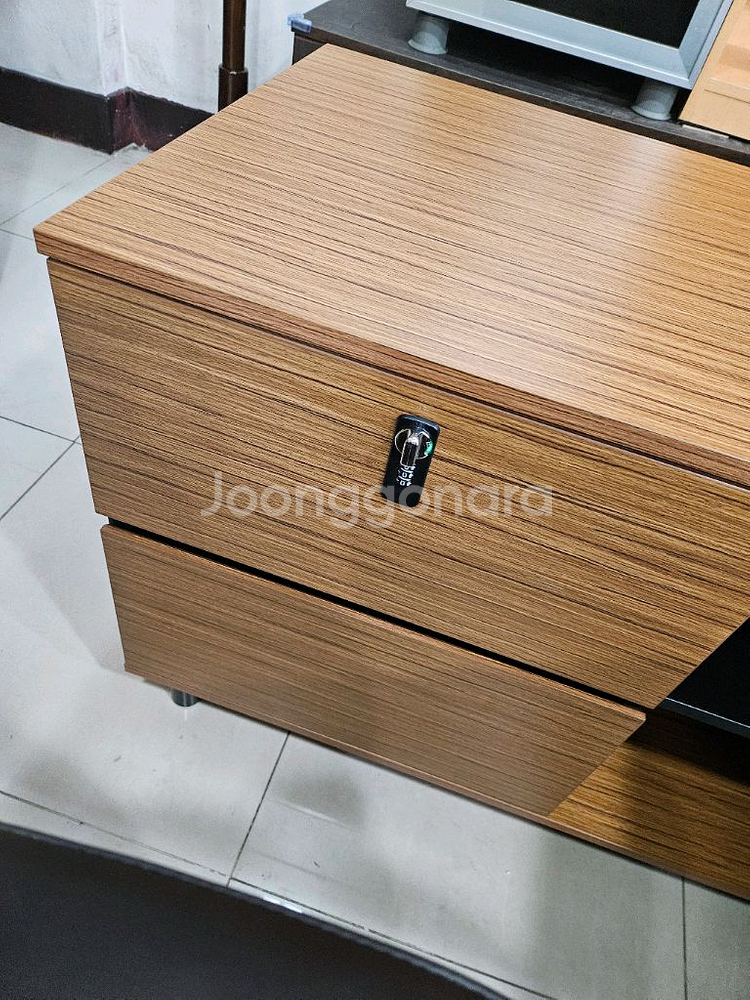 (새상품.박스미개봉)사장실책상+테이블+책장3+의자5포함--5