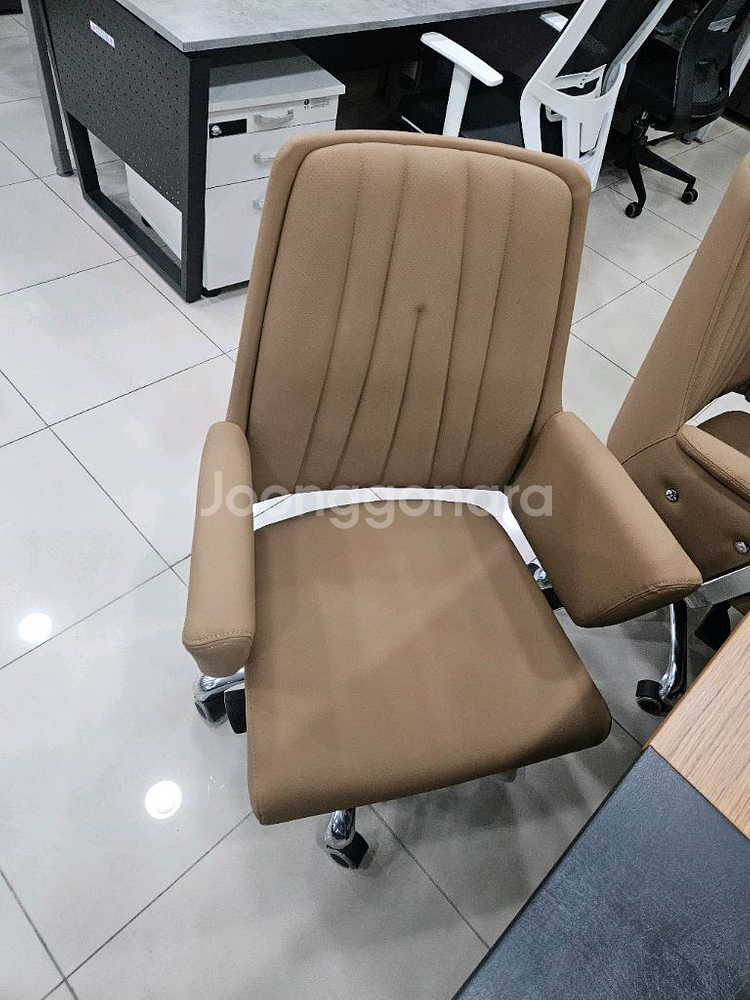 (새상품.박스미개봉)사장실책상+테이블+책장3+의자5포함--6