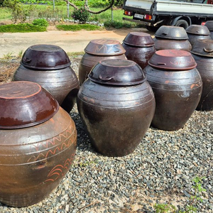 옛날 항아리 16점