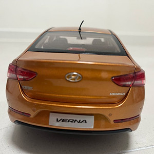 베르나미니카 큰사이즈 1:18