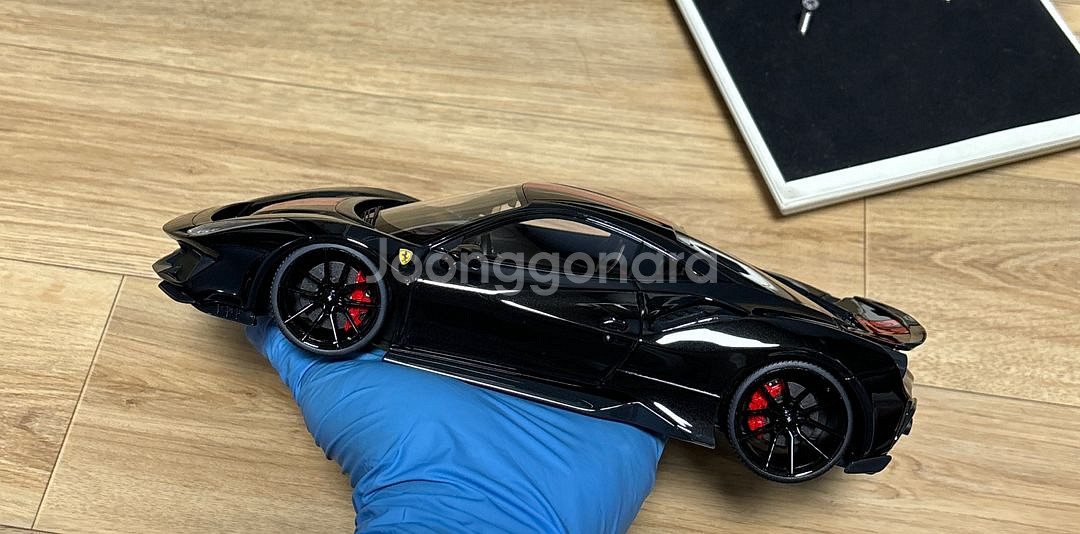 1:18 다이캐스트 (레진) D&G488피스타 노비텍--2