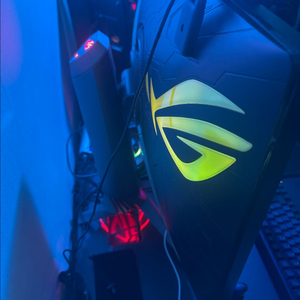 asus rog 데스크탑 및 장비 각개판매
