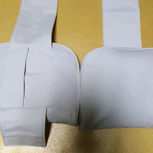 제네시스 GV80 뒷자석 목베게 입니다