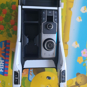 쏘렌토MQ4 HEV 4륜기어패널 페리전 모델 팔아요