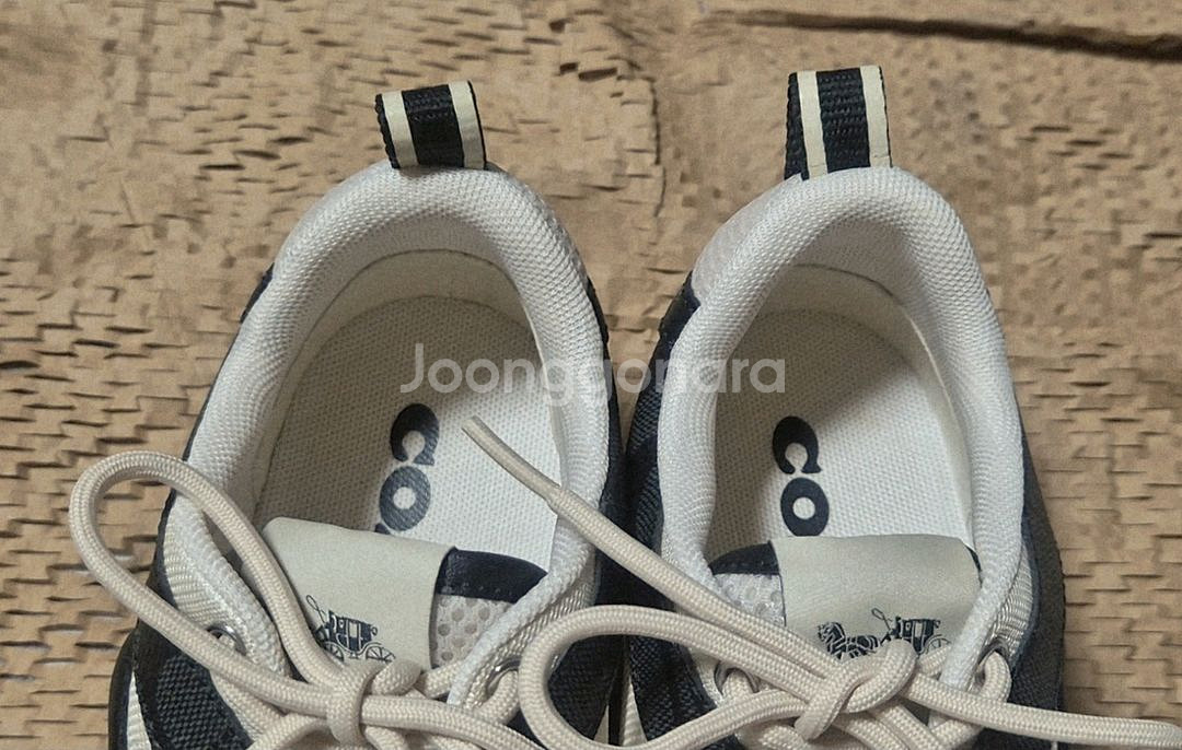 코치 정품 스니커즈 새상품급 판매합니다--7