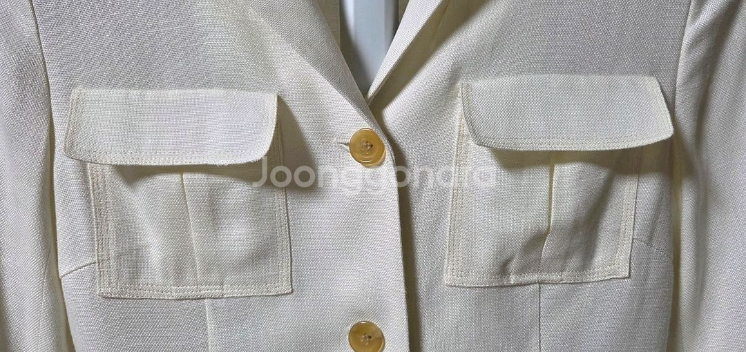 모조에스핀 정품 자켓 판매합니다--2