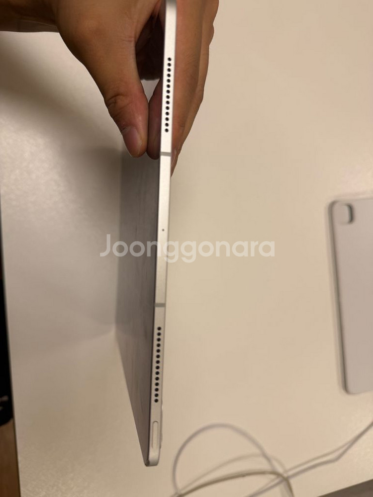 아이패드프로13인치m4 256셀룰러 애플케어 판매합니다--3