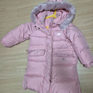 뉴발란스키즈 구스롱패딩 110사이즈