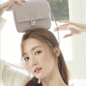 제이에스티나 가방