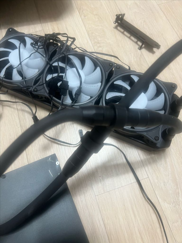 알파쿨 4090 일체형 수냉 gpu블럭 킷 팝니다--4