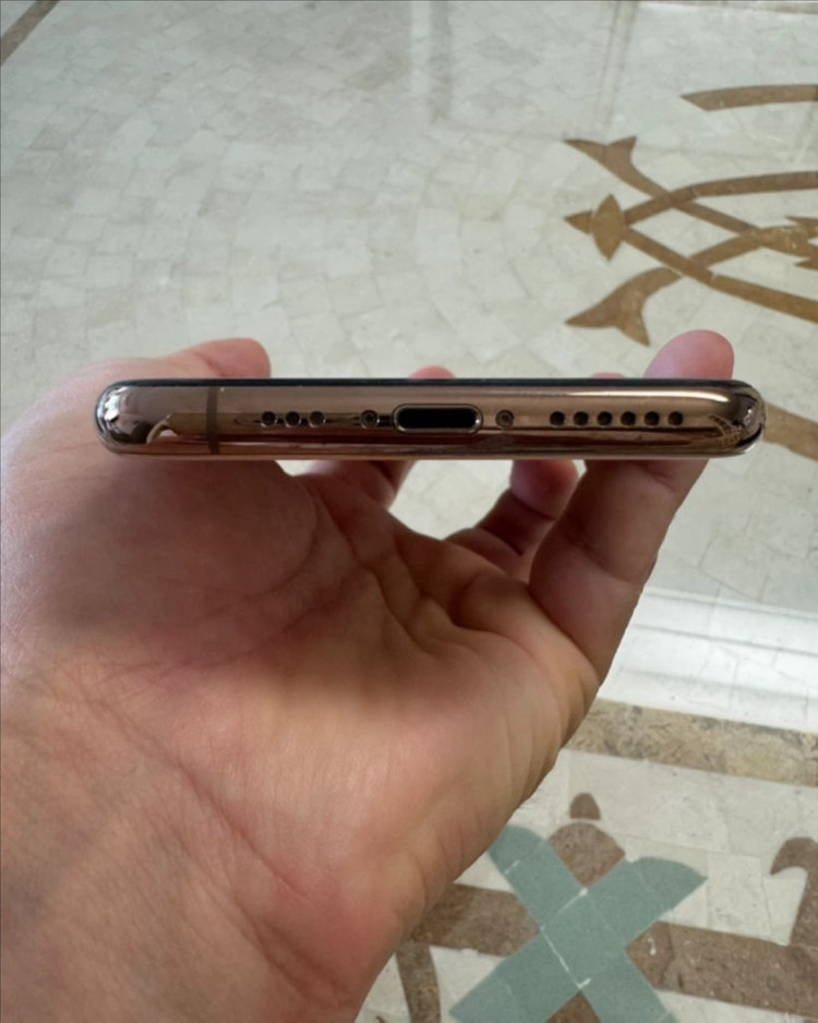 아이폰 11 Pro 256g 골드색상 판매합니다. 이미지