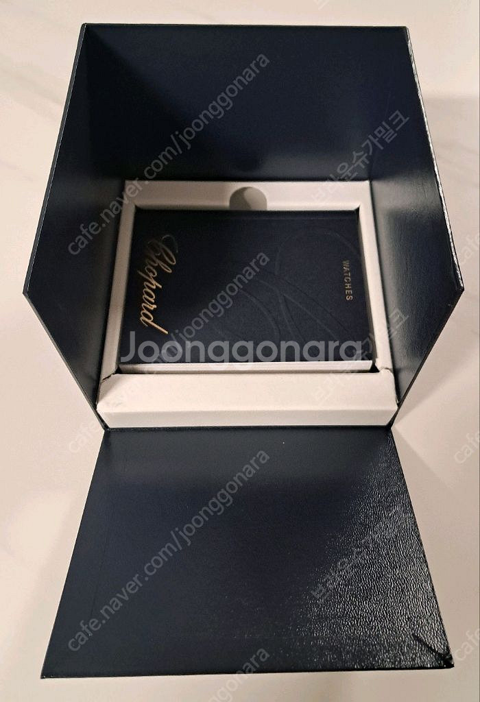 쇼파드 시계케이스 팔찌 겸용 박스팝니다--3