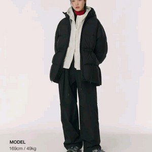 무신사 우먼즈 브라이트 후디드 미들 다운 재킷