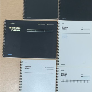 모트모트 노트 여러 권