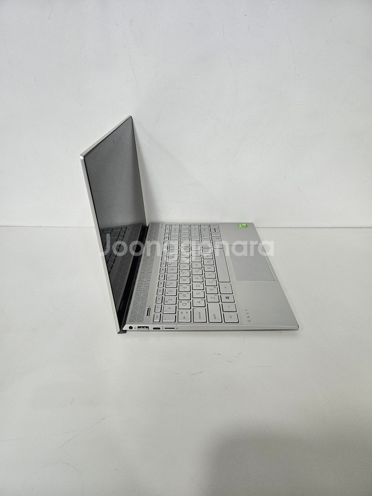62번 HP 13인치 터치스크린 UHD 중고노트북--3