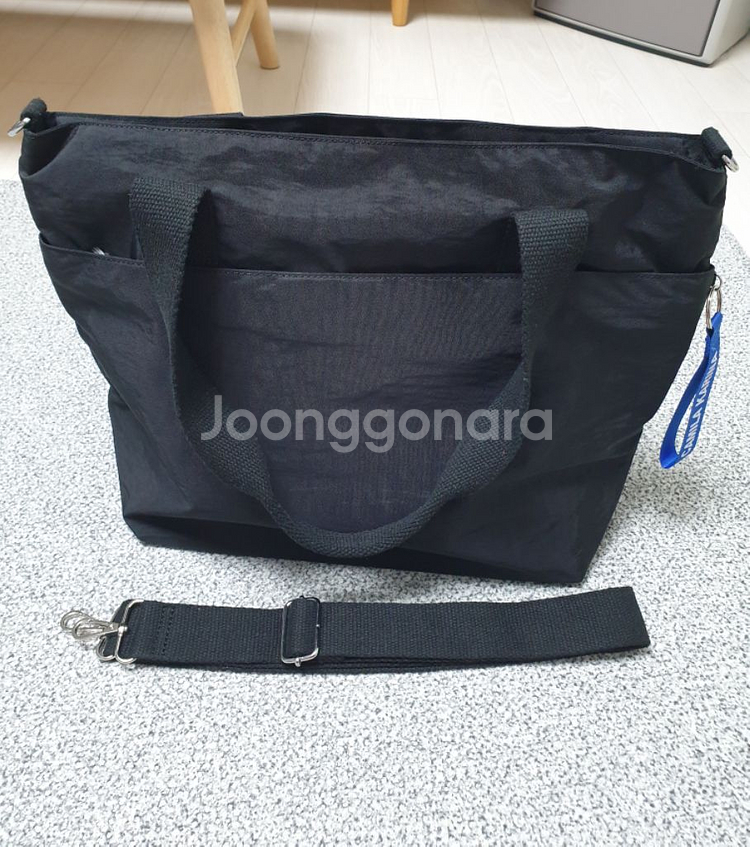 (새상품) 스페인에서 구매한 블랙 숄더백--2