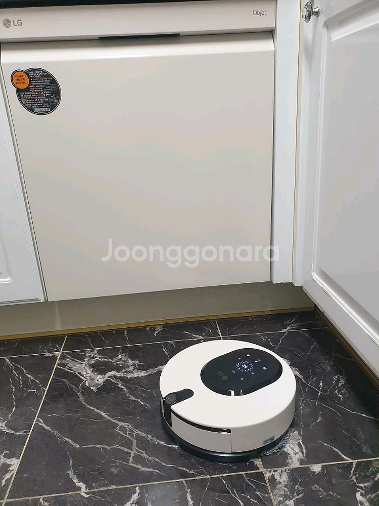 LG 코드제로 로봇청소기 M0972WA--4