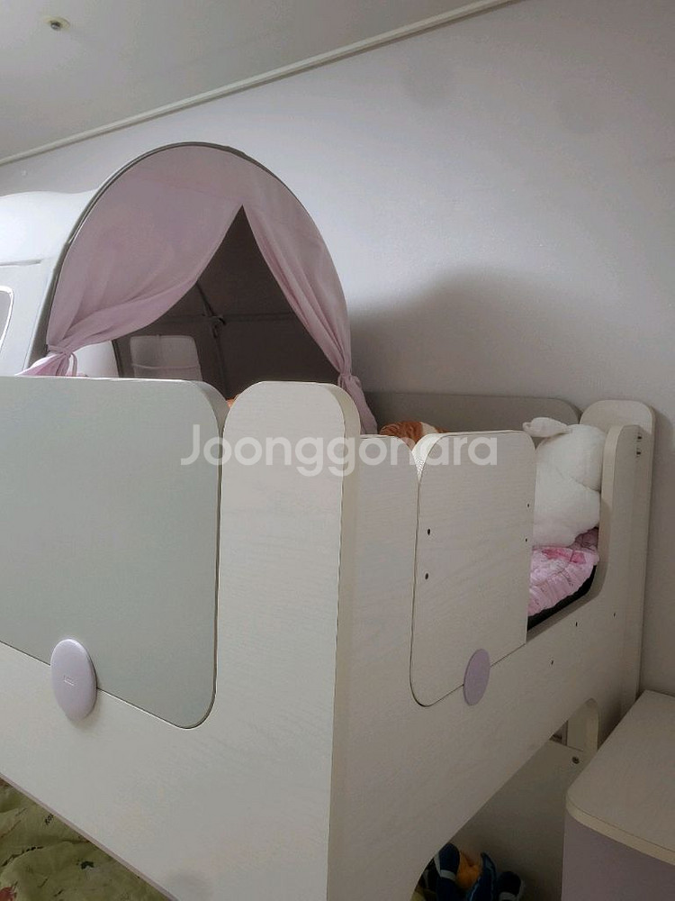 일룸 2층침대 팝니다.(텐트포함)--1