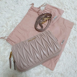 미우미우 마테라쎄 더블지퍼 크로스백