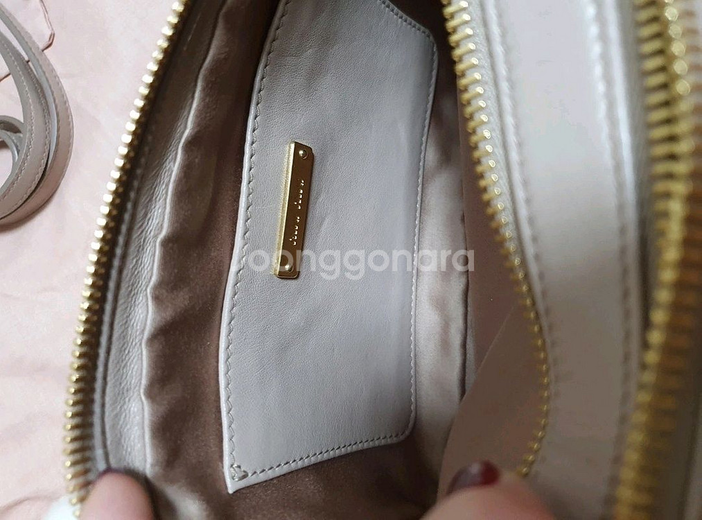 미우미우 마테라쎄 더블지퍼 크로스백--4