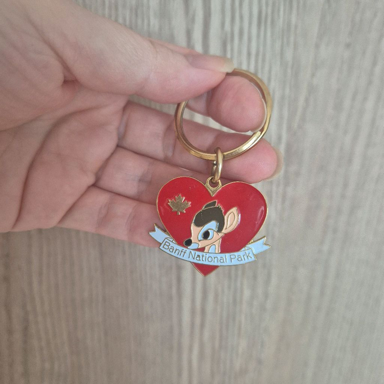 캐나다에서 사온 밴프 국립공원 밤비 키링--1