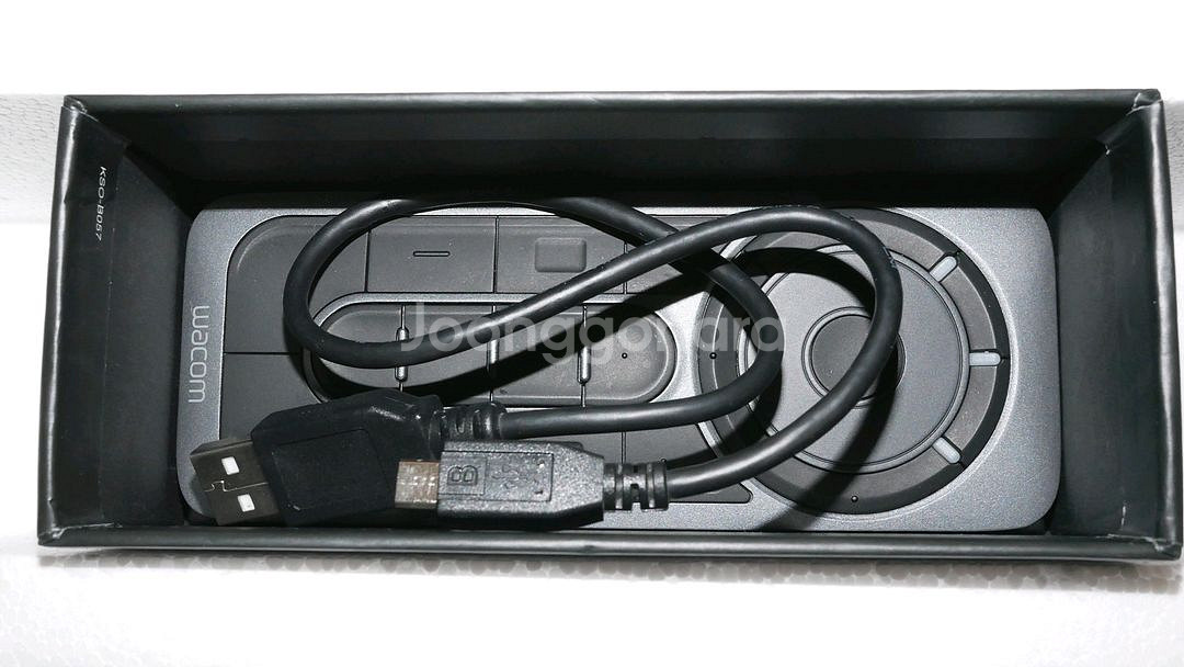 와콤 신티크 프로 32 DTH-3220 액정 타블렛--8