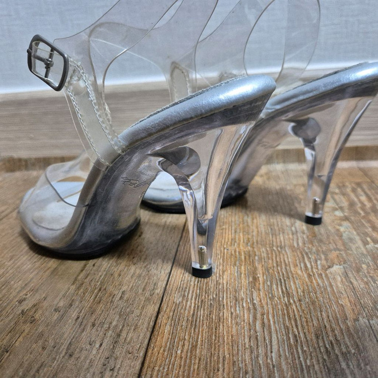 여자 비키니 대회 용품 이미지