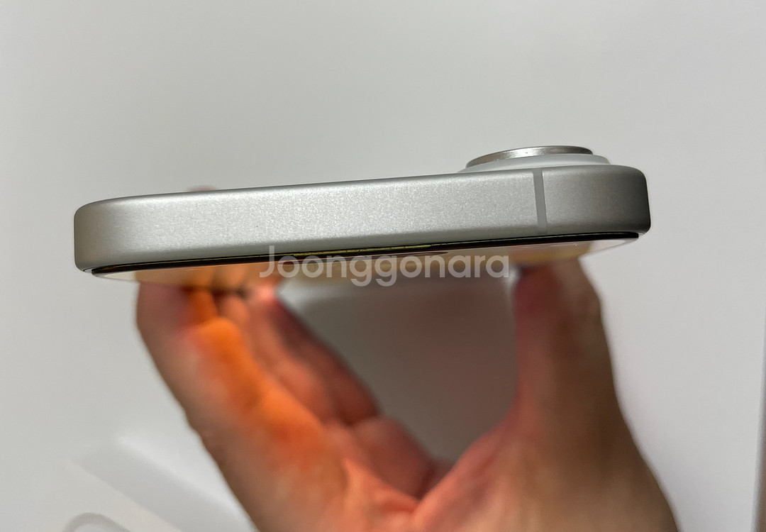 아이폰16 화이트 128g(카메라 무음, 배터리100)--6