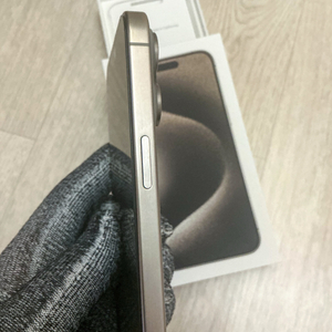 아이폰 15 PRO MAX 512gb내츄럴티타늄. 박풀