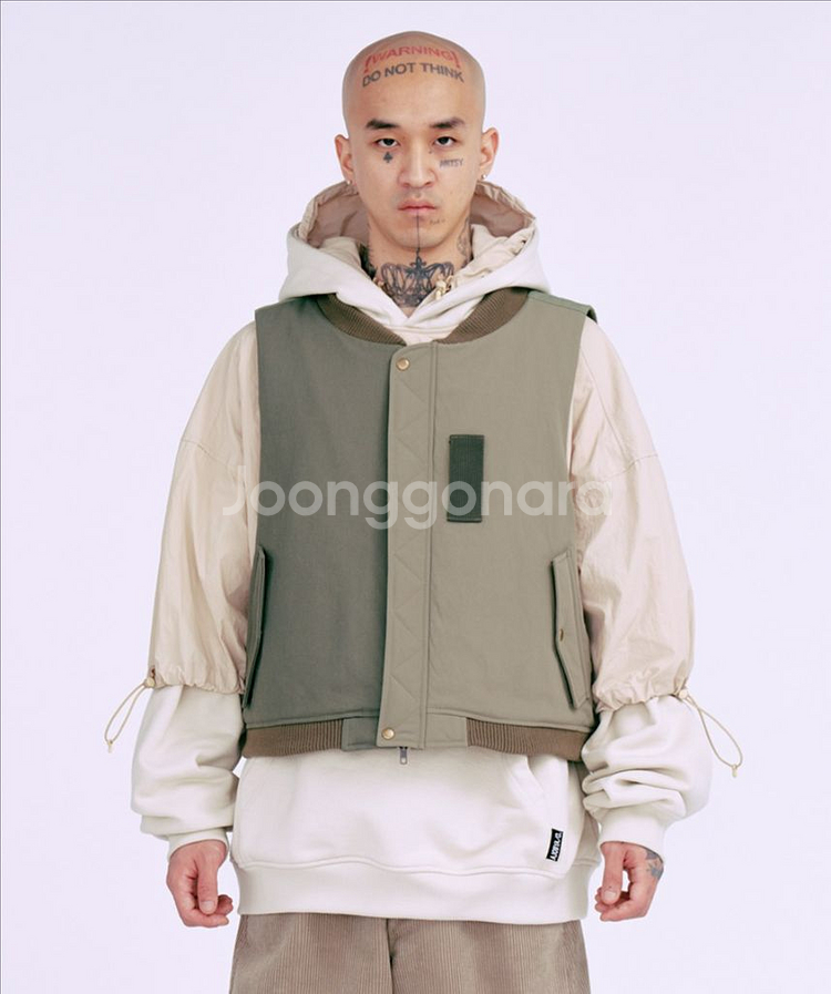 [새상품] 아조바이아조 나일론 믹스드 봄버 패딩 베스트--0