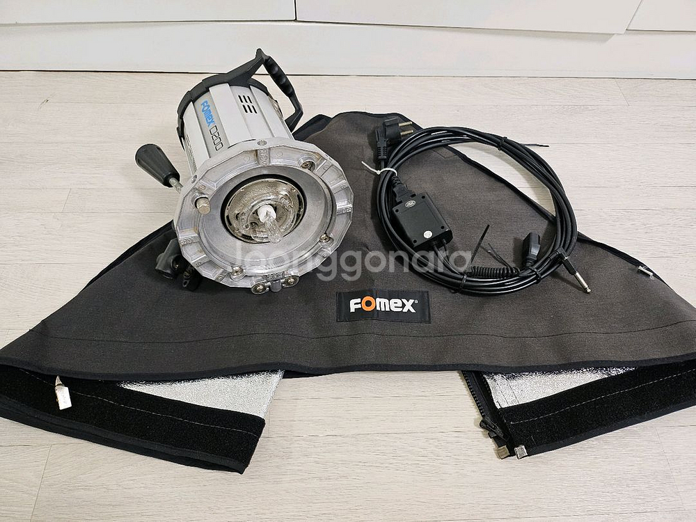 포맥스 FOMAX D200 스튜디오 조명 라이트 영업용--1