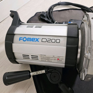 포맥스 FOMAX D200 스튜디오 조명 라이트 영업용