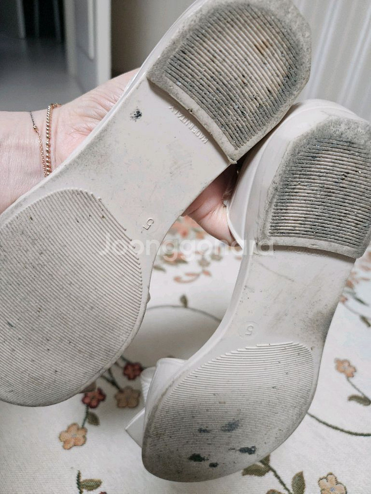 페라가모 젤리슈즈5사이즈--5