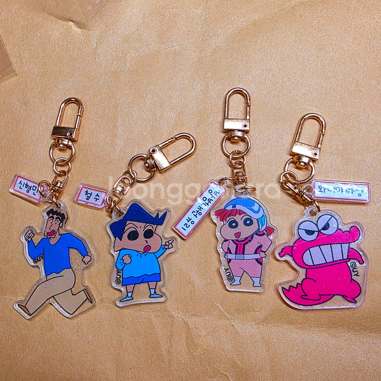 짱구 캐릭터 키링 4개입니다. 미개봉.--0