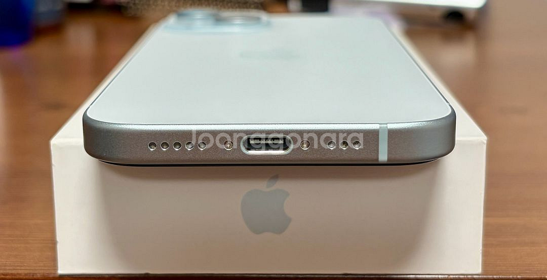 아이폰15 블루 128GB 판매합니다--2