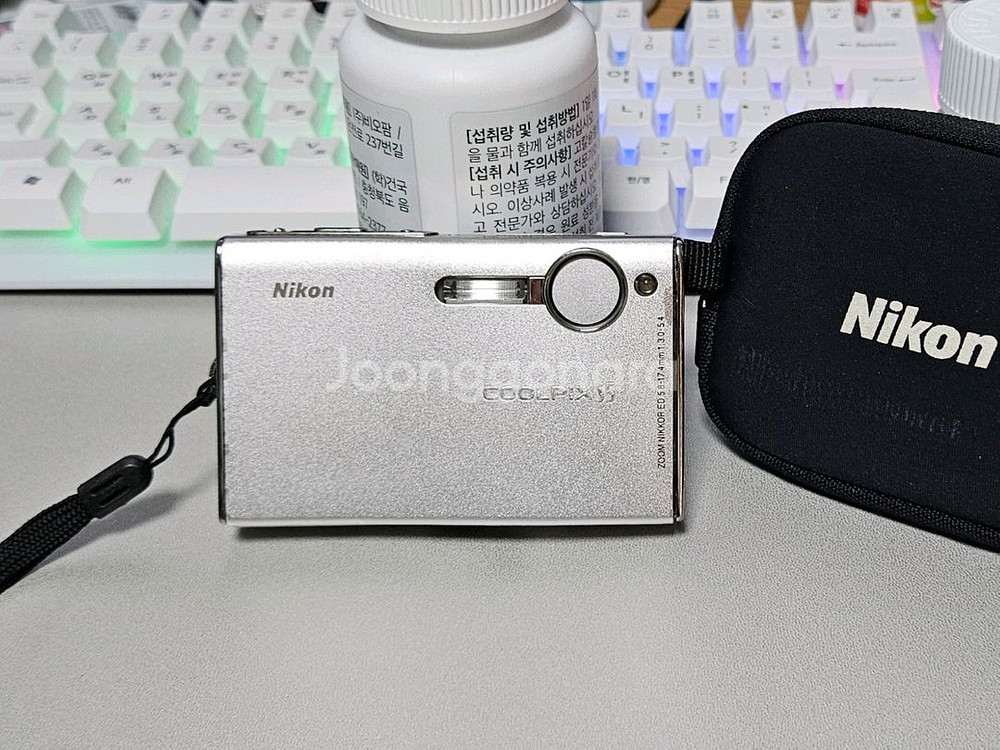 니콘 쿨픽스 s5 실버 빈티지 디카--1