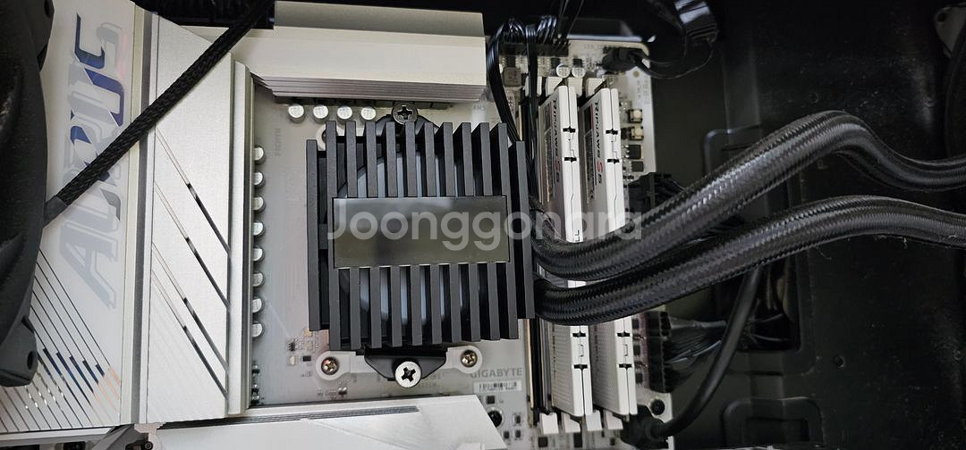 기가바이트 X670E AORUS PRO X 판매합니다--1