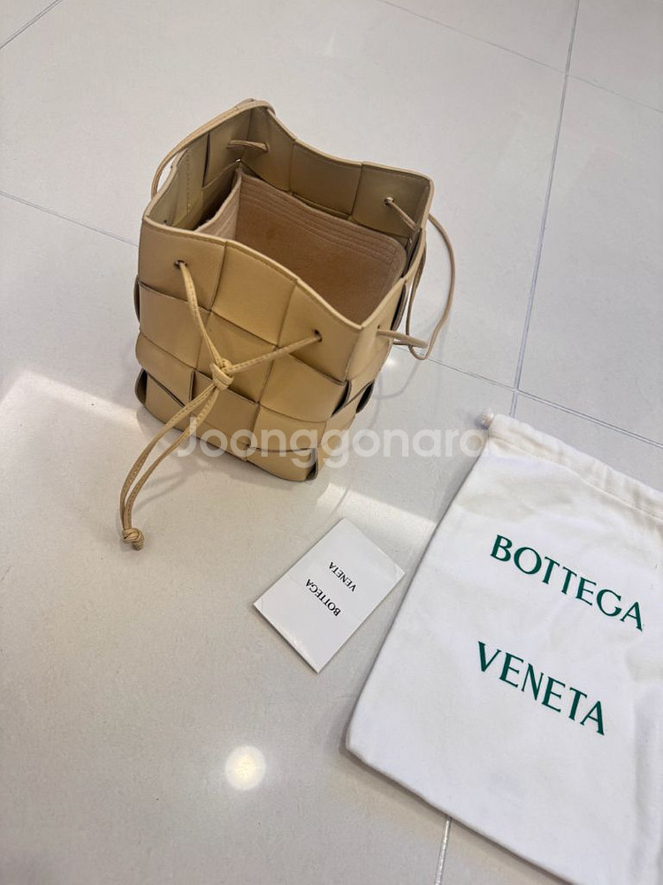 보테가베네타 카세트백 포리지--2